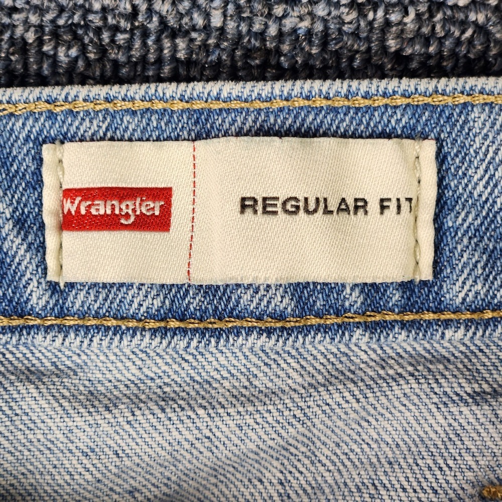 Wrangler Mens Straight Leg Regular Fit Blue Light Wash Jean Size 36X30 - Picture 9 of 10
